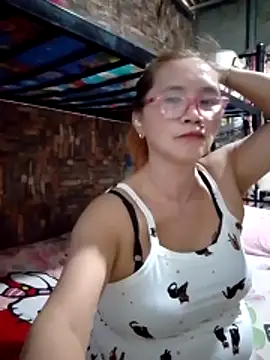 Snapshot of SexyHottMom chatting on 05/16/26, 06:56 SexyHottMom online show from 05/16/26, 06:56
