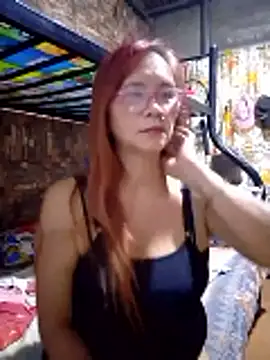 Snapshot of SexyHottMom chatting on 03/22/26, 10:33 SexyHottMom online show from 03/22/26, 10:33