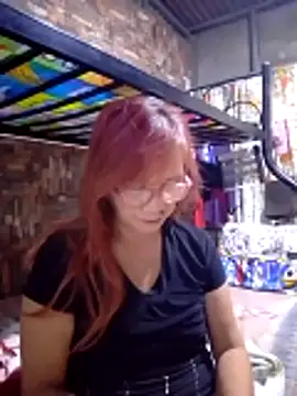 Snapshot of SexyHottMom chatting on 03/16/26, 08:44 SexyHottMom online show from 03/16/26, 08:44