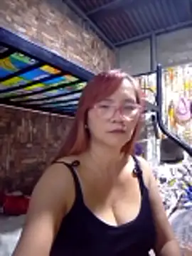 Snapshot of SexyHottMom chatting on 03/22/26, 10:28 SexyHottMom online show from 03/22/26, 10:28