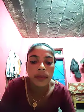 Snapshot of Sonam_mehta chatting on 10/25/25, 12:32 Sonam mehta online show from 10/25/25, 12:32