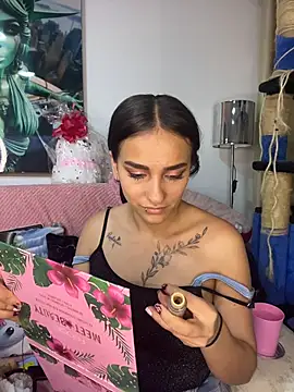 Snapshot of MiaRousexxx_ chatting on 02/22/26, 02:03 MiaRousexxx online show from 02/22/26, 02:03