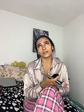 MiaRousexxx  online show from 04/14/26, 10:59