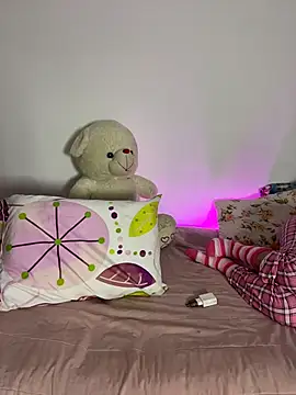 Snapshot of MiaRousexxx_ chatting on 02/14/26, 02:01 MiaRousexxx online show from 02/14/26, 02:01