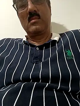 moonflower25 online show from 11/12/25, 06:39