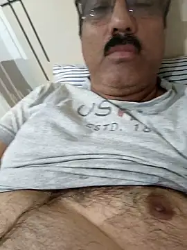 moonflower25 online show from 11/17/25, 08:40