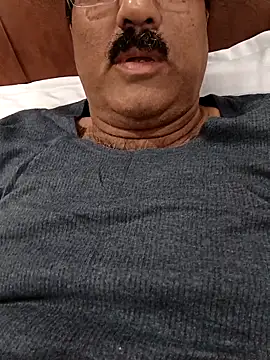 moonflower25 online show from 12/17/25, 05:18