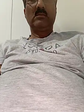 moonflower25 online show from 10/29/25, 05:56