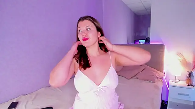 NikkiBustt online show from 09/28/25, 11:12