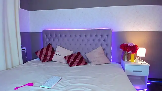 NikkiBustt online show from 11/09/25, 06:28