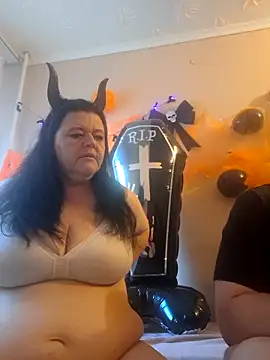 BlacReign online show from 10/18/25, 01:57