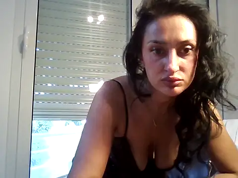 Snapshot of Vanis92 chatting on 04/29/26, 05:30 Vanis92 online show from 04/29/26, 05:30