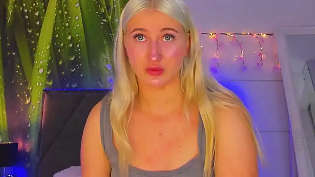 HollyTailors online show from 11/04/25, 06:28