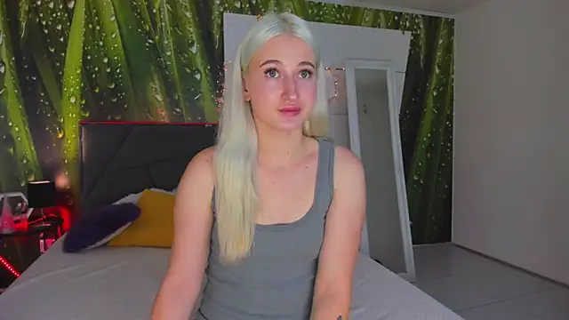 HollyTailors online show from 10/29/25, 12:59