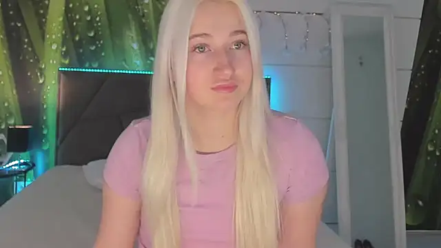 HollyTailors online show from 03/02/26, 06:36