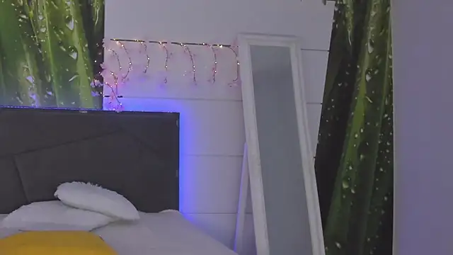 HollyTailors online show from 02/06/26, 01:40