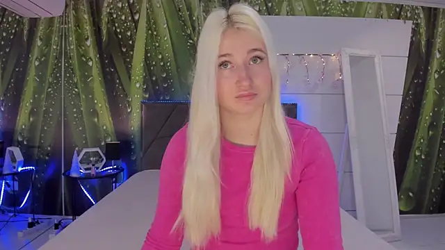 HollyTailors online show from 04/01/26, 05:31