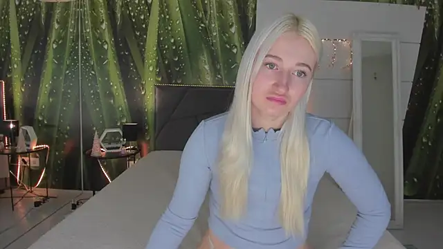 HollyTailors online show from 03/04/26, 06:32