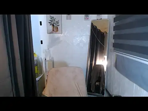 LauraSoHot online show from 09/27/25, 08:59