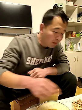 huanhuanaaaaa online show from 12/15/25, 05:19