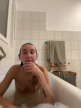 Emilia Mausi online show from 10/06/25, 07:25