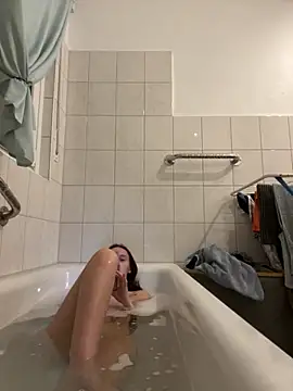 Emilia Mausi online show from 11/12/25, 08:12