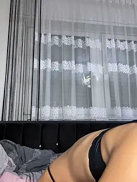 Emilia Mausi online show from 10/12/25, 09:16