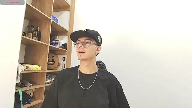 Snapshot of ace_xero_ chatting on 06/08/26, 01:00 ace xero online show from 06/08/26, 01:00