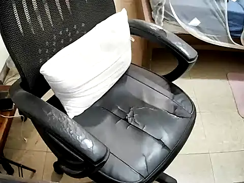 Snapshot of sissypamsissy chatting on 10/01/25, 12:53 sissypamsissy online show from 10/01/25, 12:53