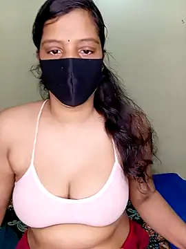 Rose-luckey online show from 10/18/25, 04:36