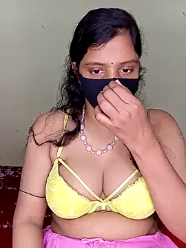 Rose-luckey online show from 10/08/25, 12:39