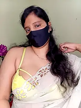 Snapshot of Rose-luckey chatting on 05/03/26, 01:58 Rose-luckey online show from 05/03/26, 01:58