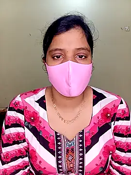 Rose-luckey online show from 01/10/26, 12:33