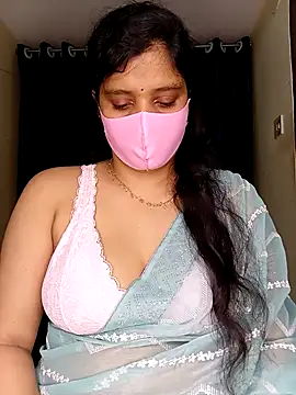 Rose-luckey online show from 04/22/26, 02:46