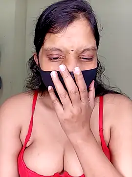 Rose-luckey online show from 11/04/25, 06:55