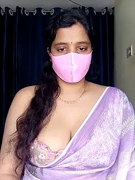 Rose-luckey online show from 02/11/26, 01:22