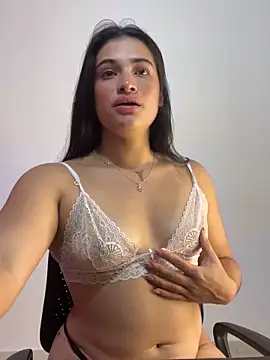 Snapshot of alice_shyness chatting on 10/20/25, 04:25 alice shyness online show from 10/20/25, 04:25