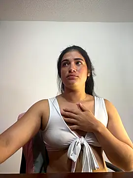 Snapshot of alice_shyness chatting on 11/04/25, 04:16 alice shyness online show from 11/04/25, 04:16