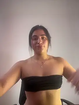 Snapshot of alice_shyness chatting on 10/29/25, 03:22 alice shyness online show from 10/29/25, 03:22