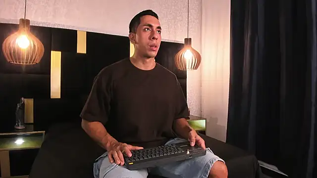 Lucio  Fox online show from 04/12/26, 12:30