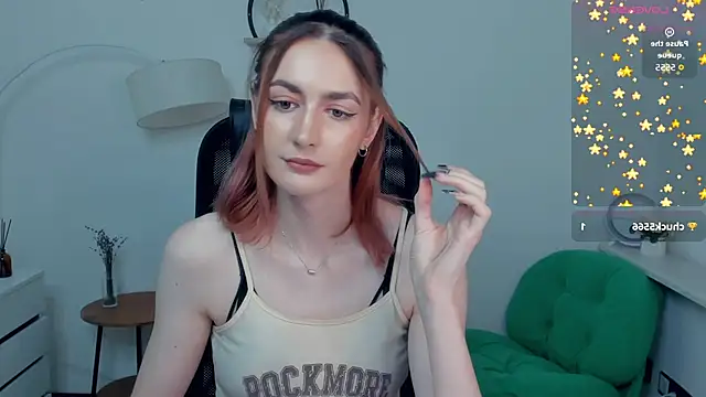 Snapshot of EasterBlink chatting on 12/04/25, 10:36 EasterBlink online show from 12/04/25, 10:36