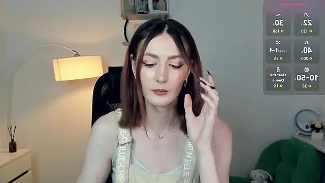 Snapshot of EasterBlink chatting on 11/14/25, 12:31 EasterBlink online show from 11/14/25, 12:31