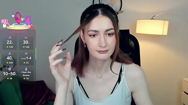 Snapshot of EasterBlink chatting on 11/27/25, 10:59 EasterBlink online show from 11/27/25, 10:59