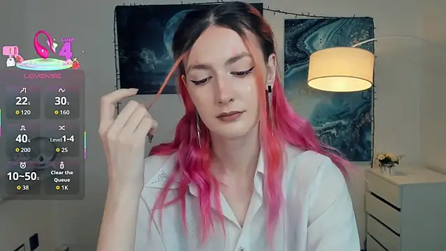 Snapshot of EasterBlink chatting on 10/31/25, 11:07 EasterBlink online show from 10/31/25, 11:07