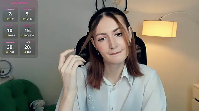 Snapshot of EasterBlink chatting on 11/22/25, 11:09 EasterBlink online show from 11/22/25, 11:09