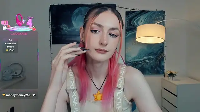 Snapshot of EasterBlink chatting on 10/30/25, 10:57 EasterBlink online show from 10/30/25, 10:57