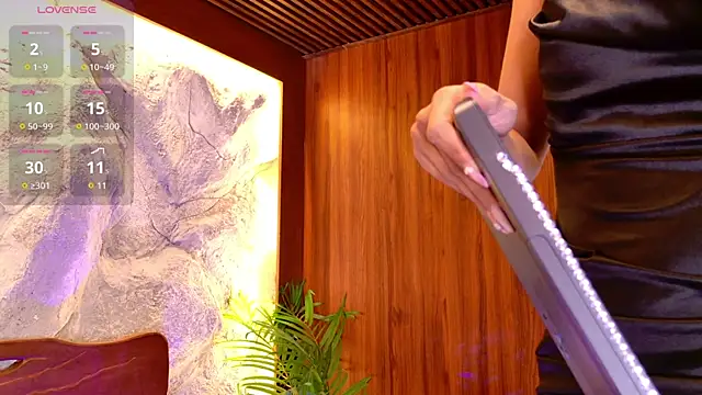 Snapshot of lissafeniix_ chatting on 11/12/25, 10:08 lissafeniix online show from 11/12/25, 10:08