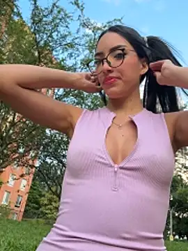 Snapshot of lissafeniix_ chatting on 11/22/25, 10:30 lissafeniix online show from 11/22/25, 10:30