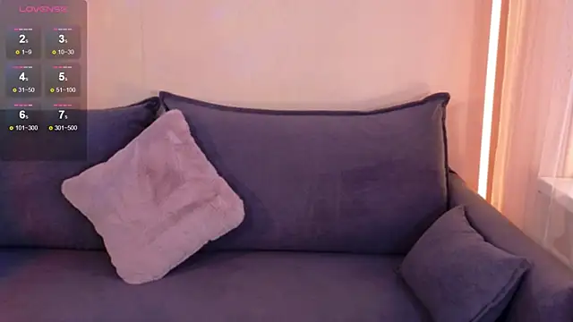 CarolineGuthrie online show from 10/11/25, 12:06