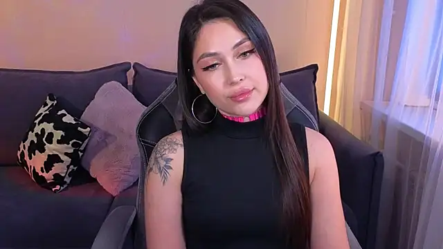 CarolineGuthrie online show from 06/07/26, 04:01